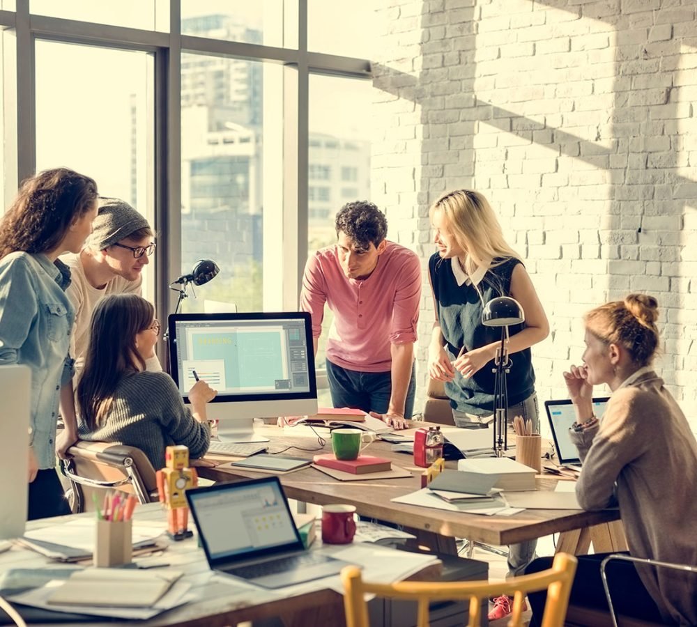 teamwork-discussion-meeting-brainstorming-start-up-2026-03-18-10-55-36-utc